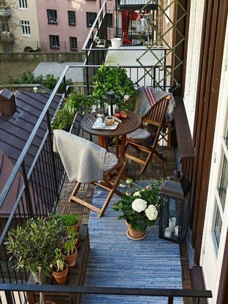 Z očarljivimi dodatki lahko vašemu balkonu, terasi ali vrtni oazi vdahnete romantični pridih.
