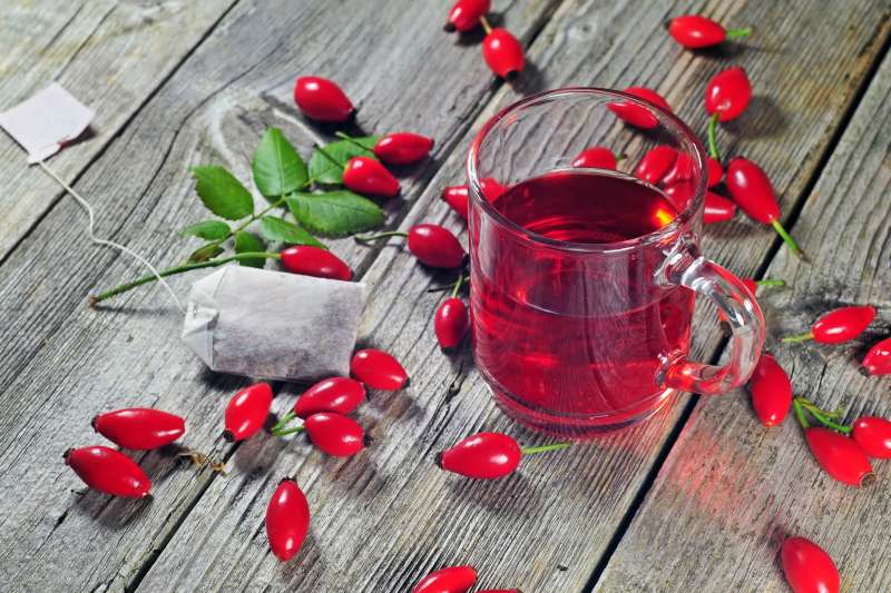 šipkov čaj je odlična izbira za krepitev imunskega sistema.
