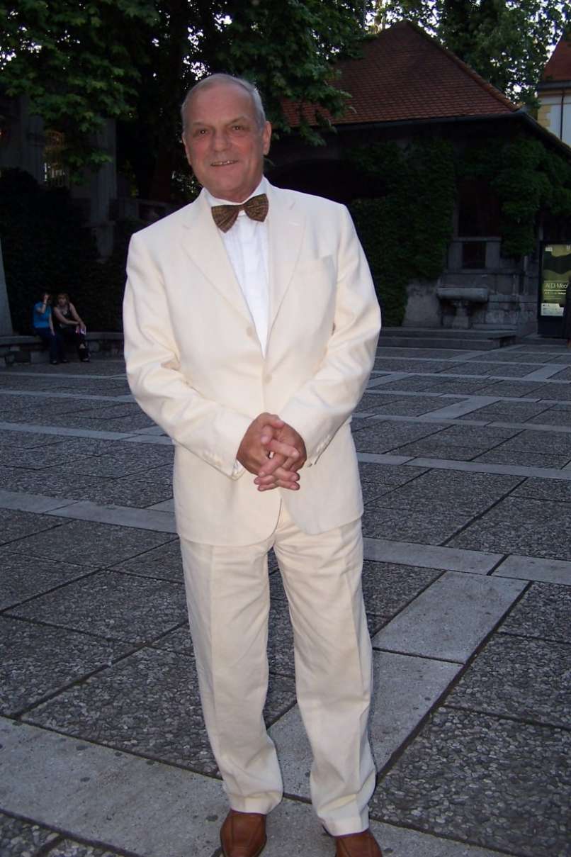 Dušan Velkaverh