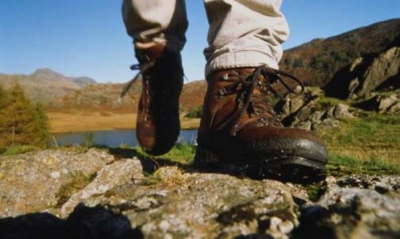difference-hiking-shoes-hiking-boots