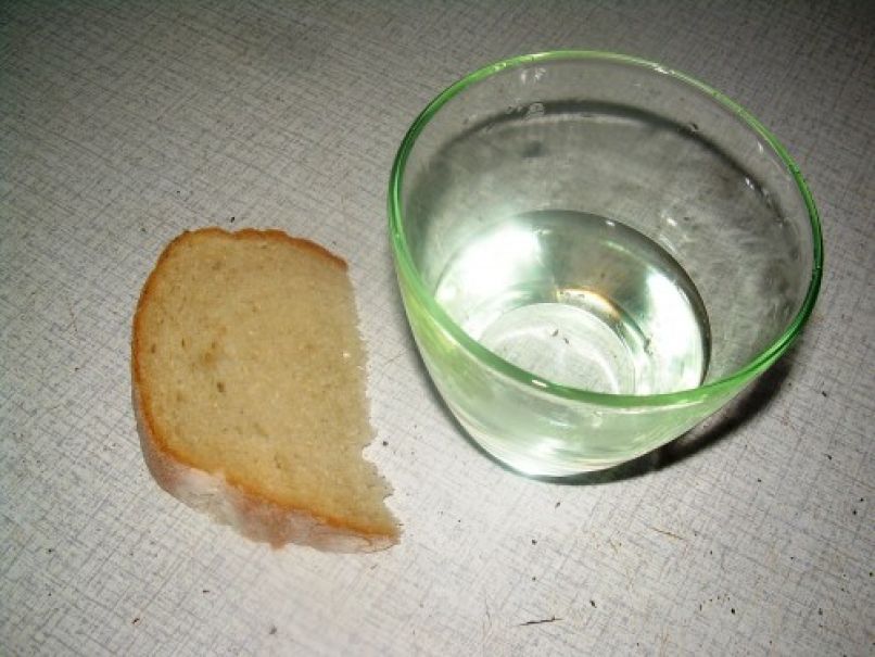kruh in voda