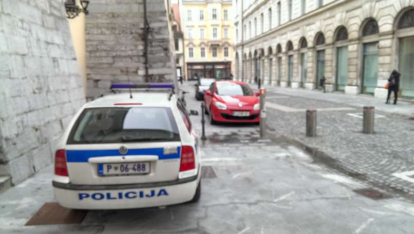 Policija