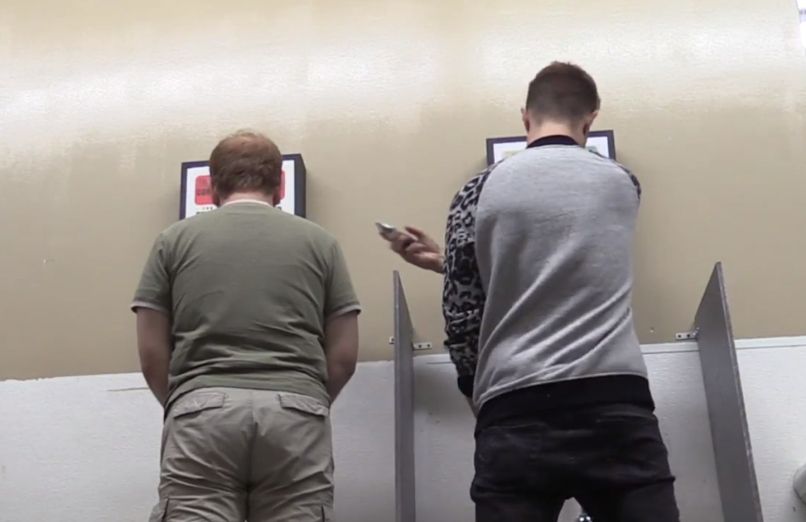 Fotografira stranišče wc