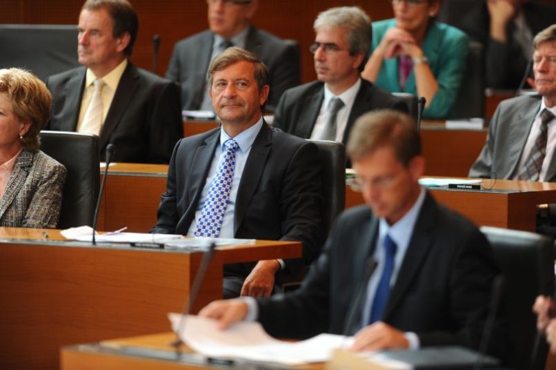Erjavec, Cerar