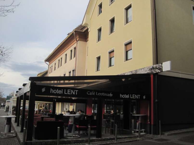 hotel lent
