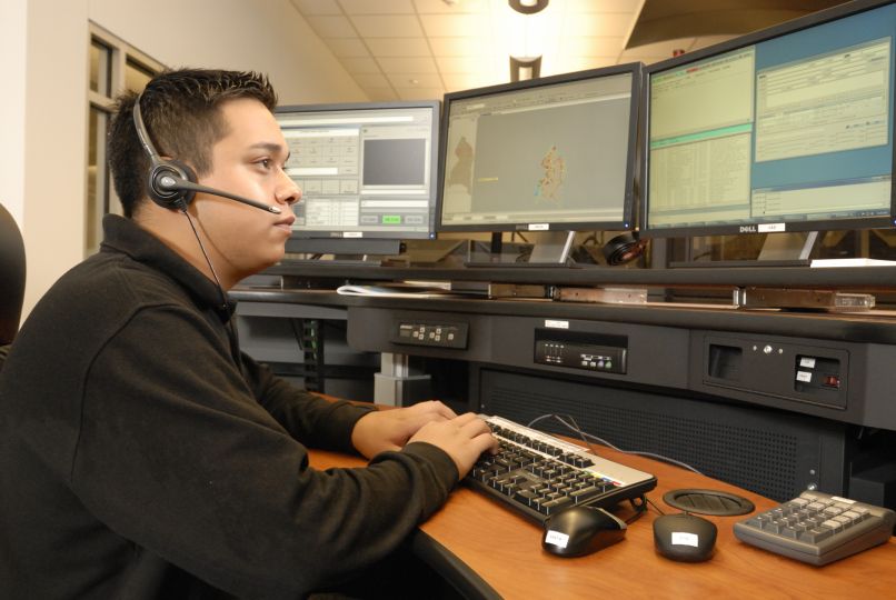 policija dispečer intervencija pomoč telefon 112 113