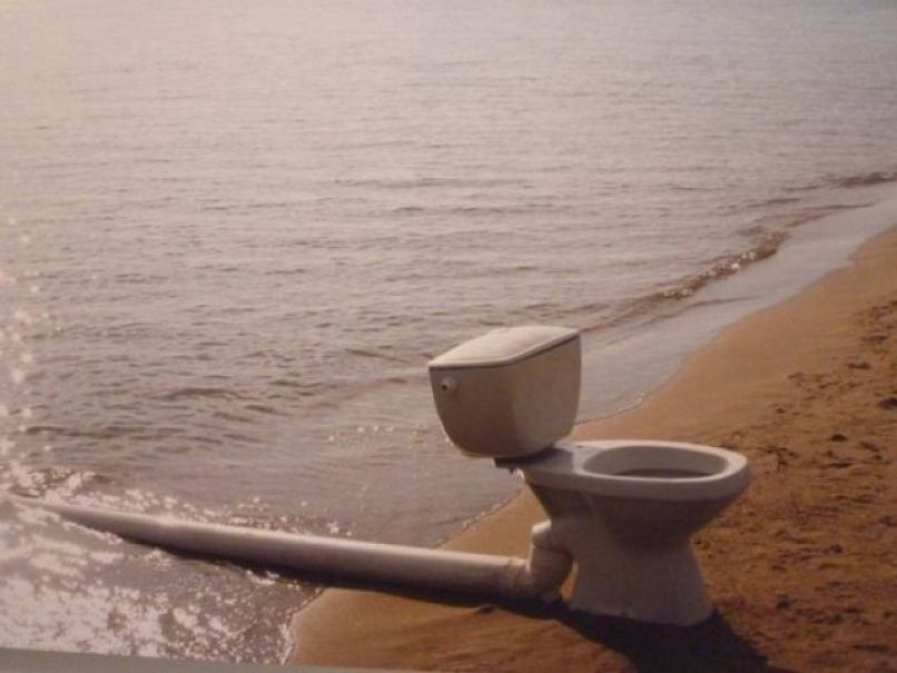 Na tem mestu so si zamislili wc školjko