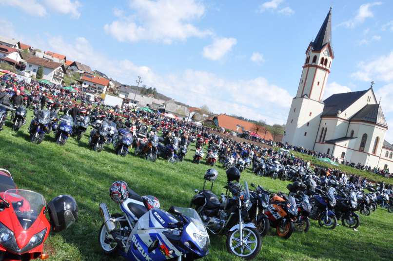 mirna pec blagoslov motorjev