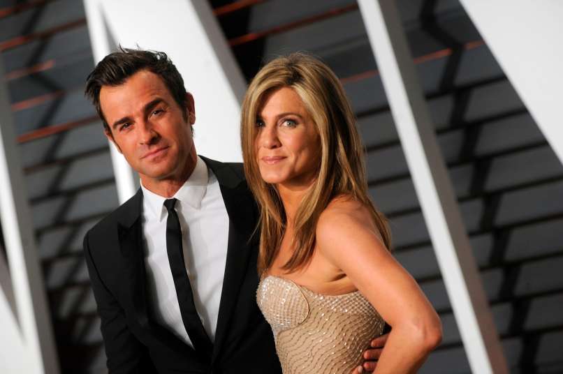 Jennifer Aniston in Justin Theroux 2