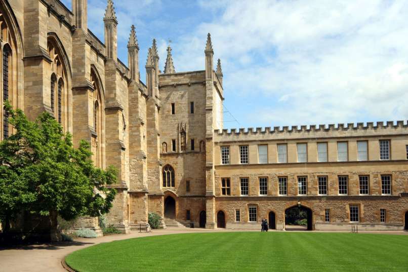 Univerza Oxford