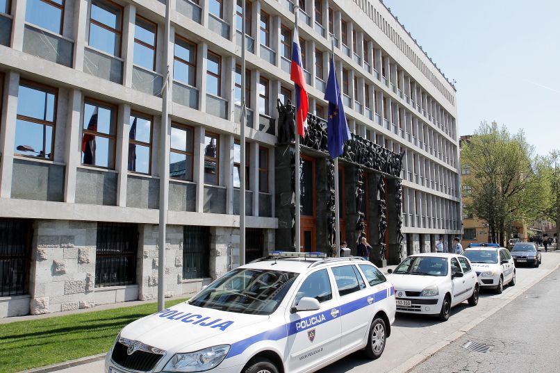 bel prah napad, državni zbor