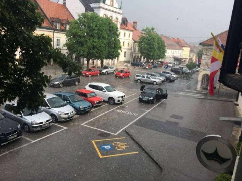 novo mesto. toča