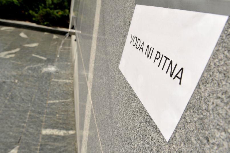 voda ni pitna