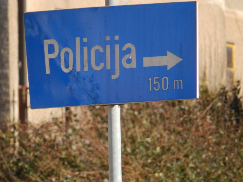 policija
