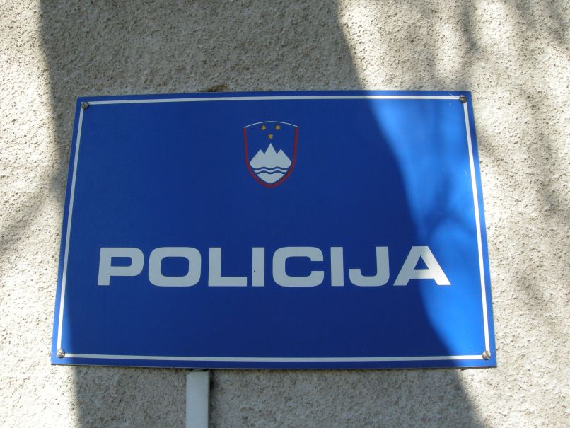 policija