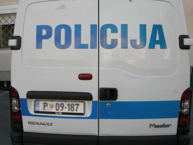 policija