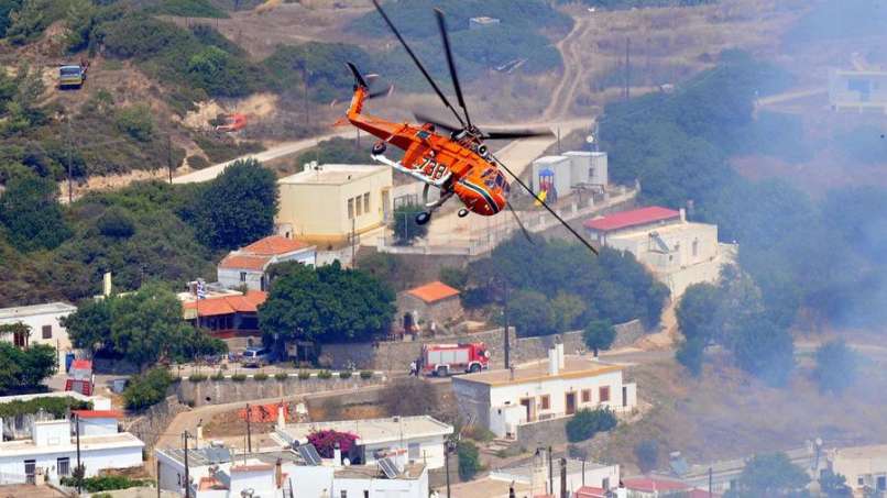 ogenj požar gasilec gasilci grčija helikopter gašenje atene