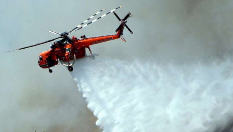 ogenj požar gasilec gasilci grčija helikopter gašenje atene
