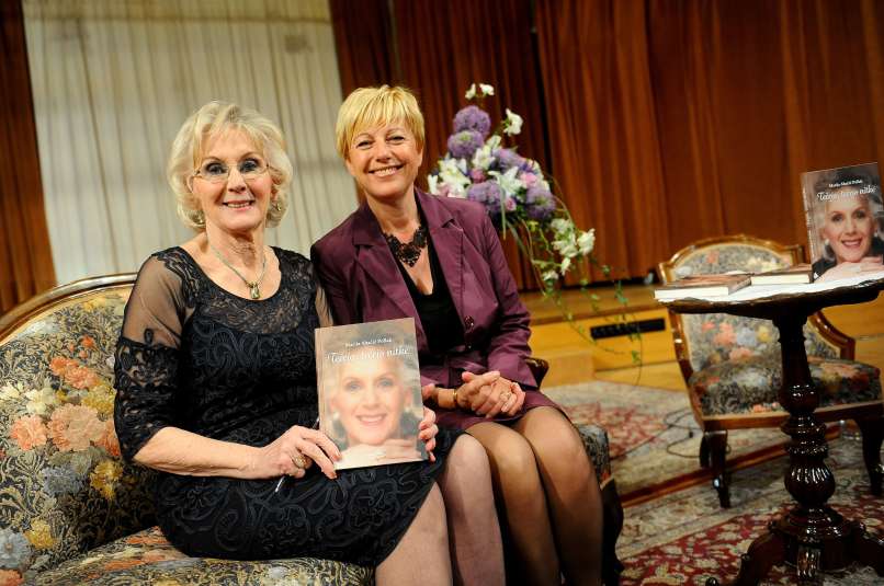 Marija Ahačič Pollak in Rosvita Pesek