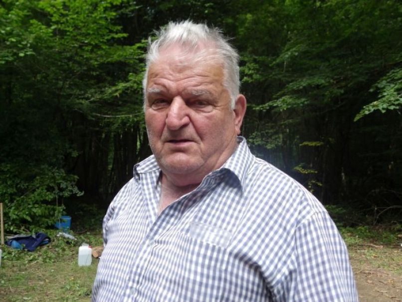 Domačin Jože Kaplan iz vasi Vrbovec pri Dobrniču se še spominja, da so v jamo odvrgli več deset mino