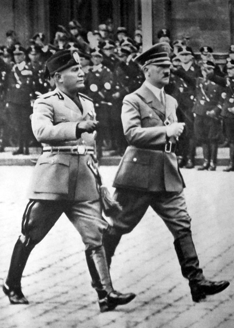 Benito Mussolini, Adolf Hitler