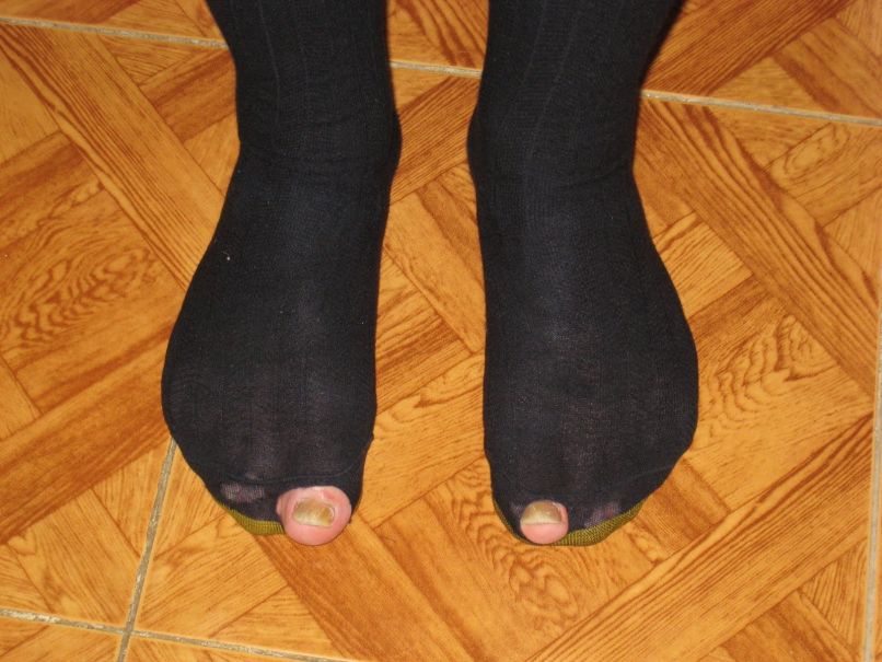 nogavice z luknjo