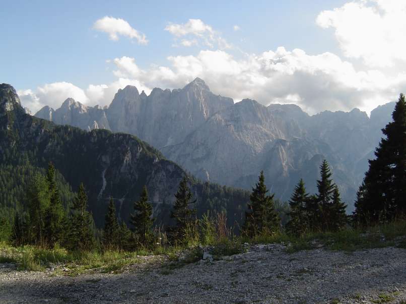 montaz alpe spik nad polcami