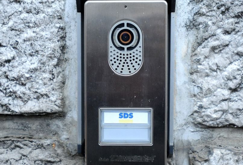 sedež sds, trstenjakova