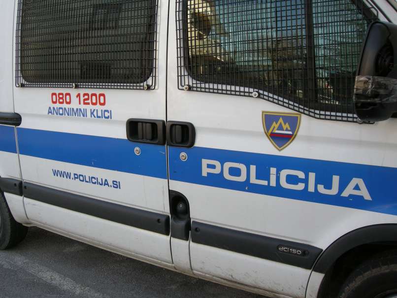 Policija letno obravnava tri do štiri primere trgovanja z ljudmi