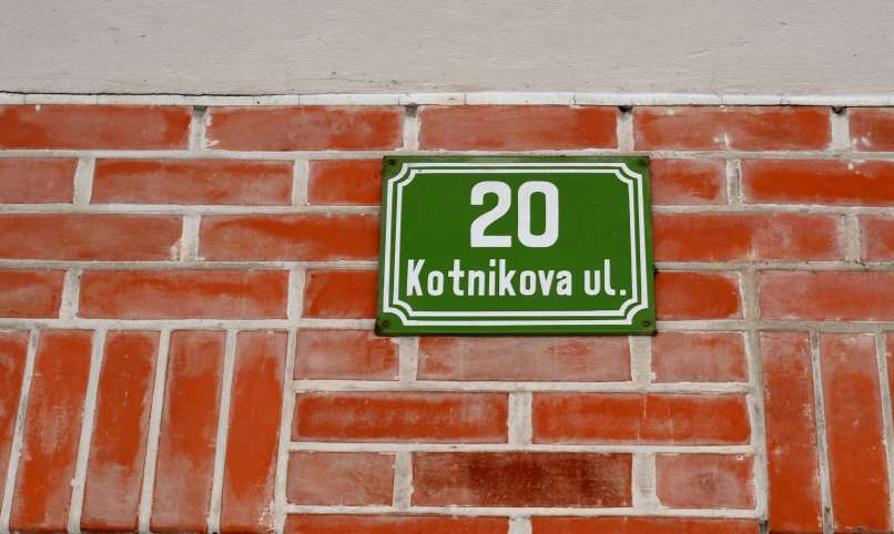 Kotnikova 20