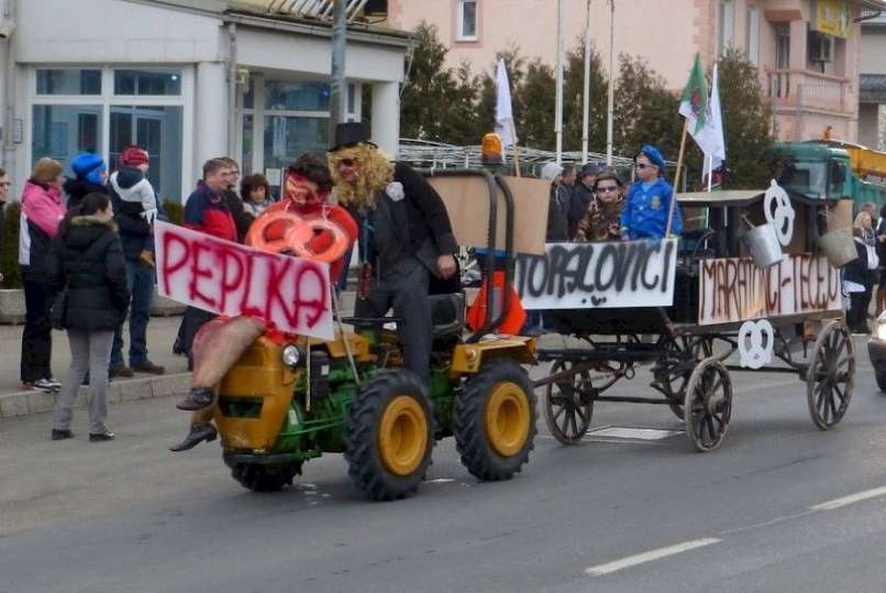 Pogrebnik Malerič na pustovanju