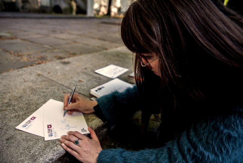 Umetniki so delili svoje avtograme (Foto Urška Boljkovac)
