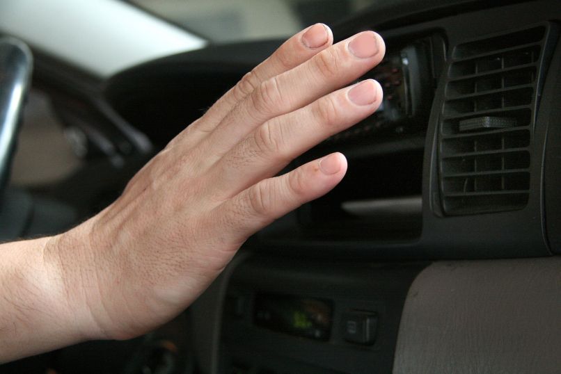 Recharge-the-Air-Conditioner-in-a-Car-Step-12