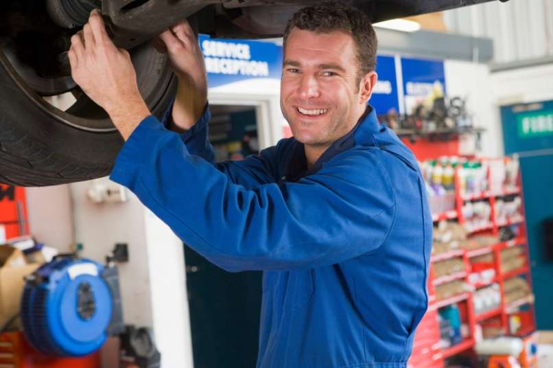 Stock_Undercarriage,-Technician,-Inspection