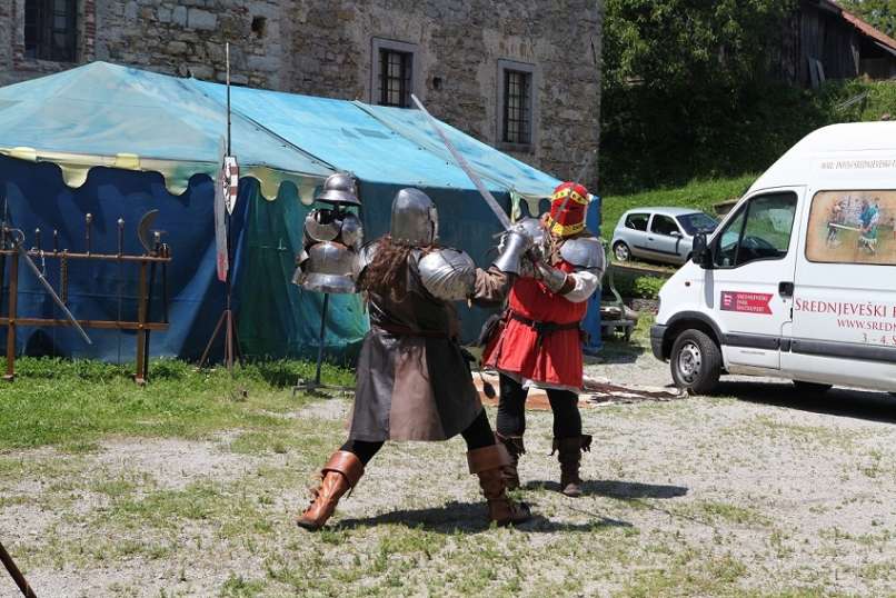 Srednjeveško mečevanje, foto Alenka Lamovšek