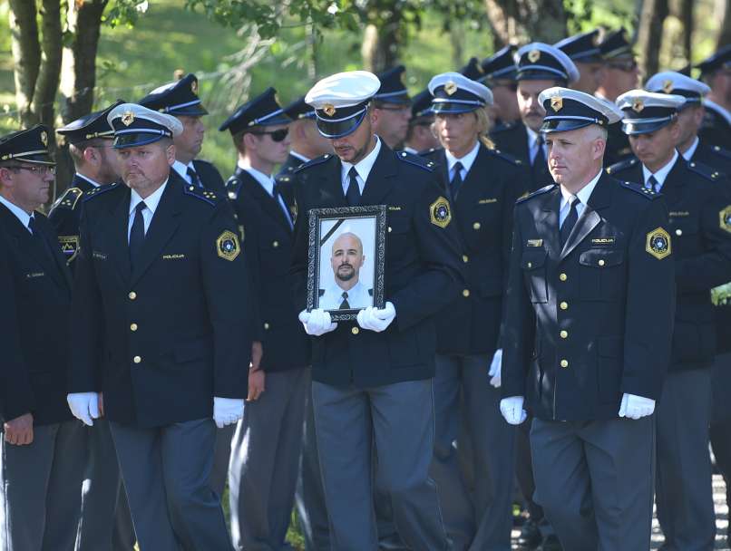 pogreb policista Iva Znidarčiča