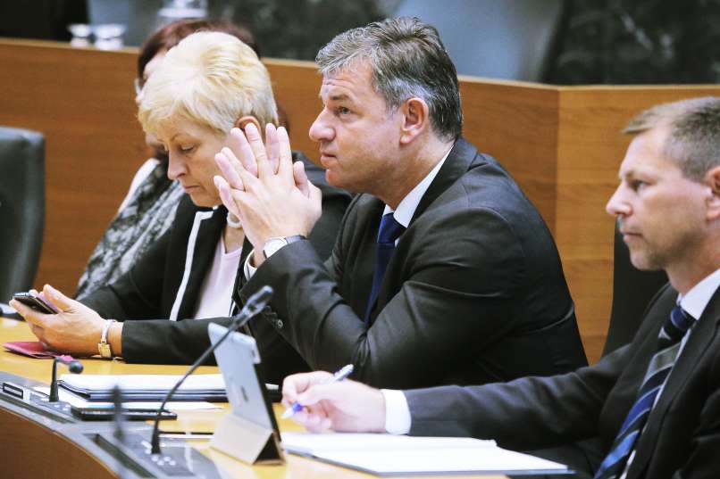 minister Peter Gašperšič
