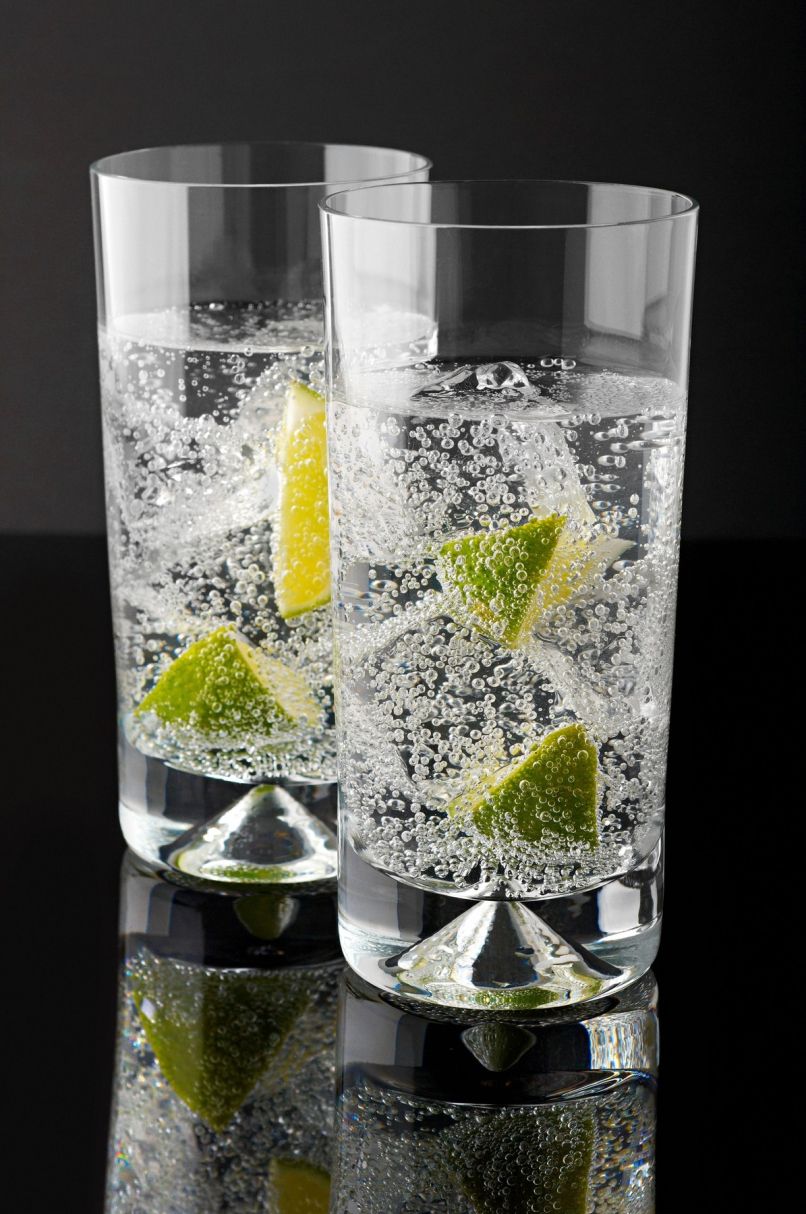 gin tonic, mineralna voda