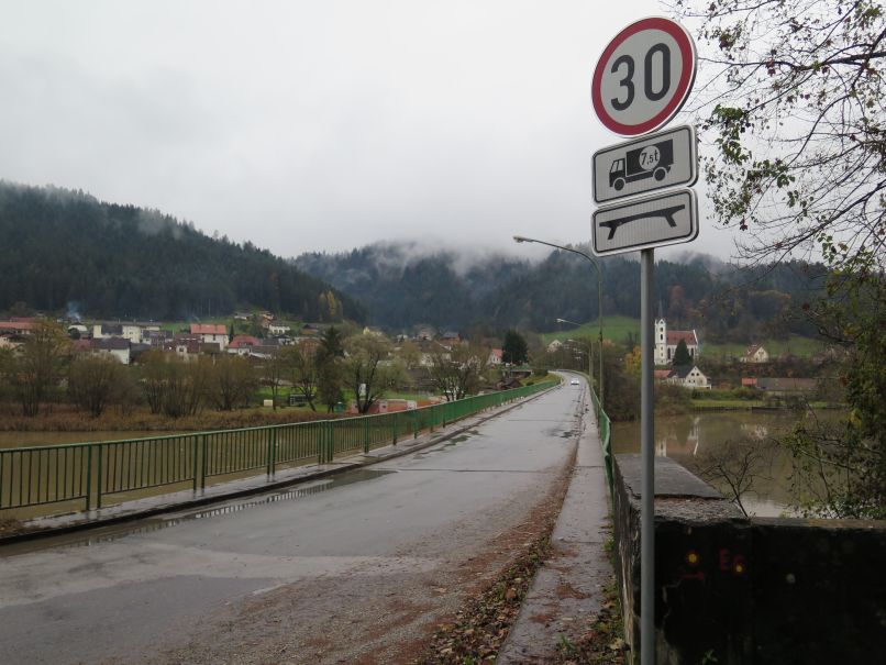 most čez Dravo, Vuhred