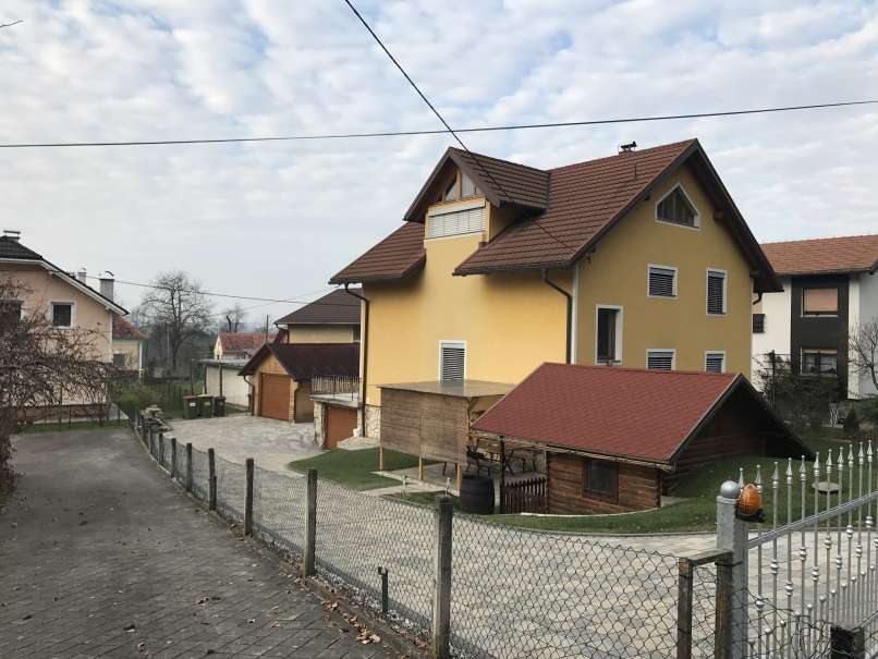 truplo, policisti, Vičava, Marija Pernek, stanovanjska hiša