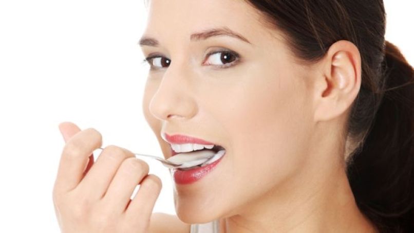 _88334269_eatingyogurt_cut