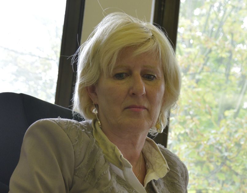 Milena Sisinger, stečajna upraviltejica, javna dražba, Maribor, (IZREZ)