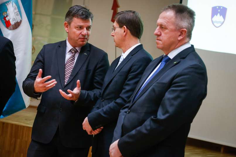 Peter Gašperšič, Miro Cerar, Zdravko Počivalšek, Kočevje, Yaskawa