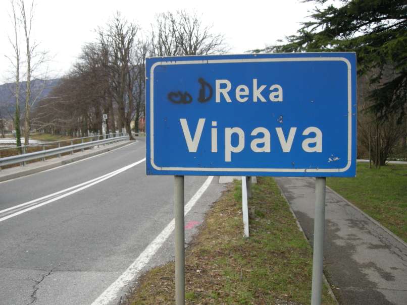 Reka Vipava je bila v času nesreče deroča in precej narasla