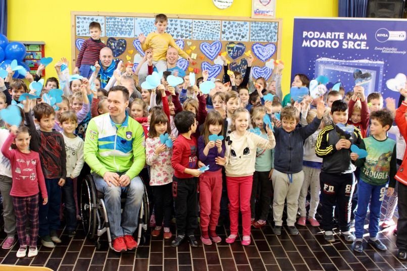 Otroci OS Otocec in ambasadorji