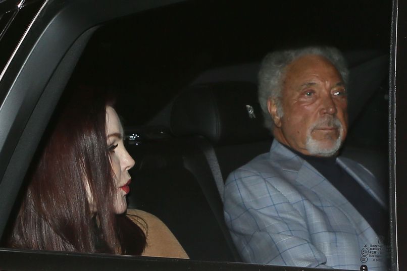 Tom Jones, Priscilla Presley
