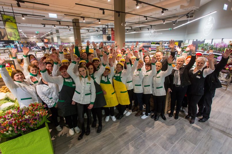 kolektiv Tuš hipermarketa Planet Celje