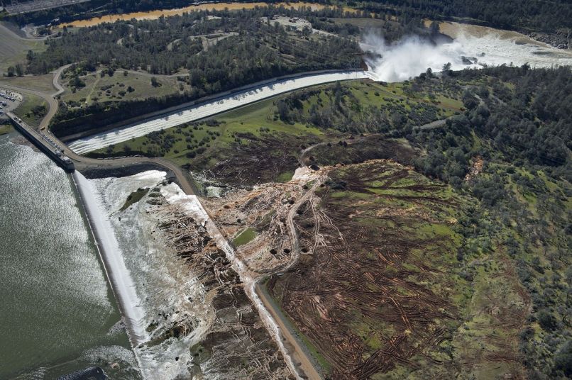 Oroville, jez, popuščanje, kKlifornija