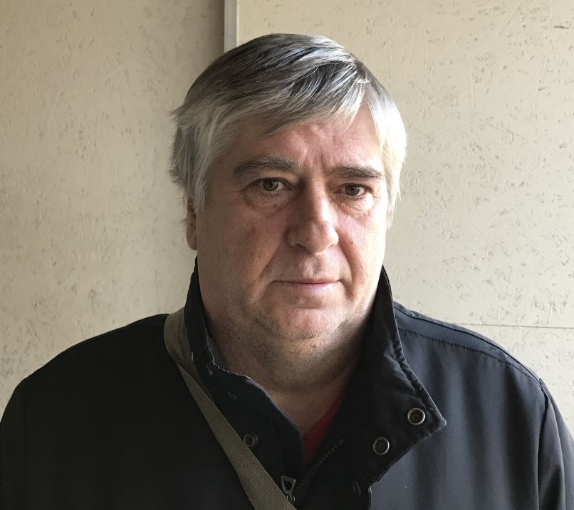 Fikret Hrustanović, paketi hrane, rdeči križ, Maribor (IZREZ)
