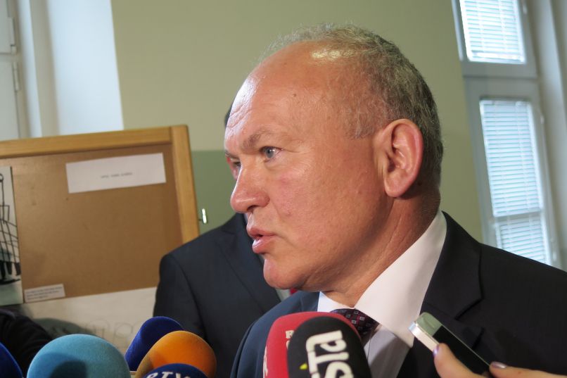 Nigrad, Vladimir Krajcer, bivši direktor podjetja, odpovedi